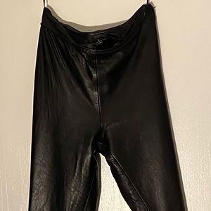 Andrew Marc AM Studio black Leather pants Size 8 Excellent pre-owned condition